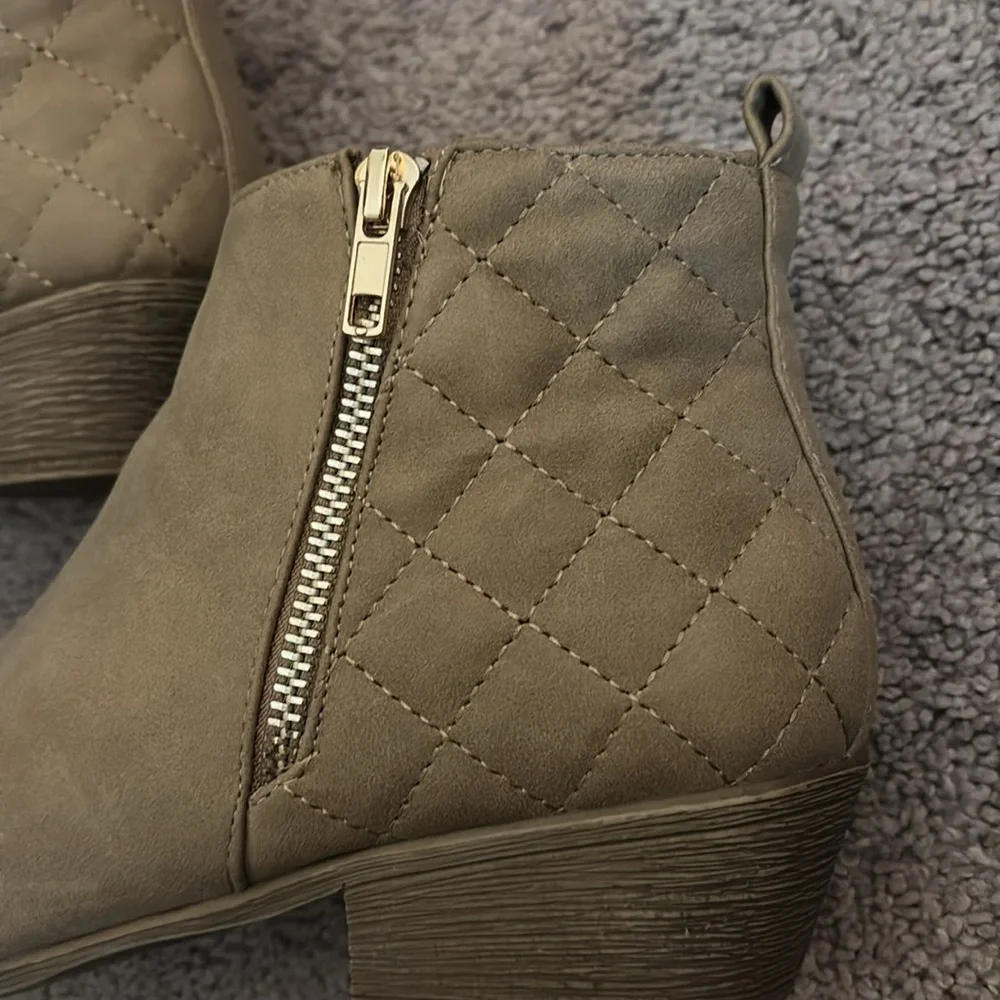 Booties - Picture 5 of 5